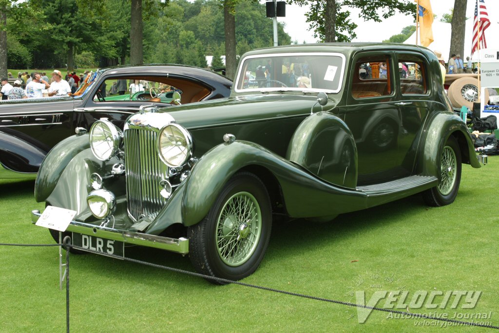 1938 Lagonda 4-door saloon