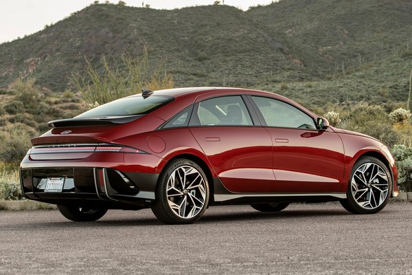 2025 Hyundai Ioniq 6 Limited
