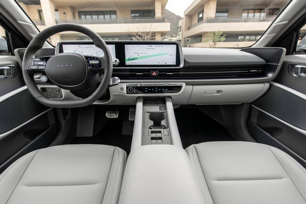 2025 Hyundai Ioniq 6 Limited Interior