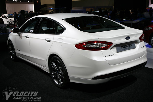 2013 Ford Mondeo sedan