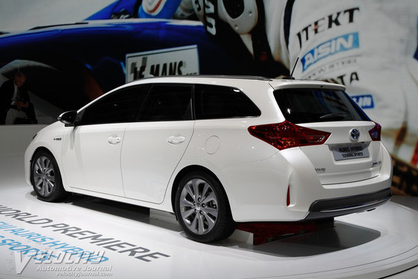 2013 Toyota Auris Hybrid Touring Sports