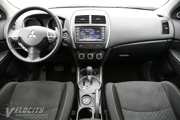 2013 Mitsubishi Outlander Sport SE Interior