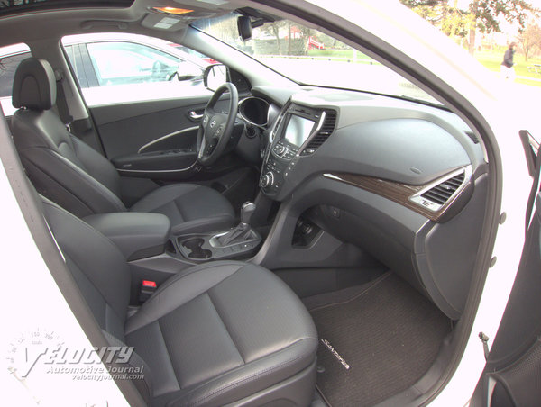 2013 Hyundai Santa Fe Interior