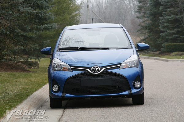 2015 Toyota Yaris SE 5d Liftback