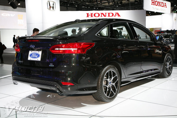 2015 Ford Focus SE sedan