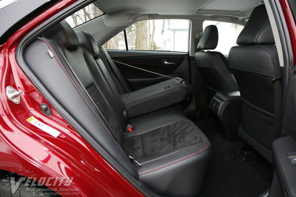 2015 Toyota Camry XSE Interior