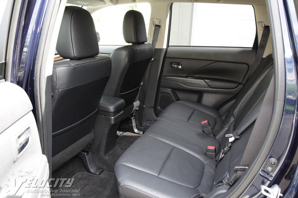 2015 Mitsubishi Outlander Interior