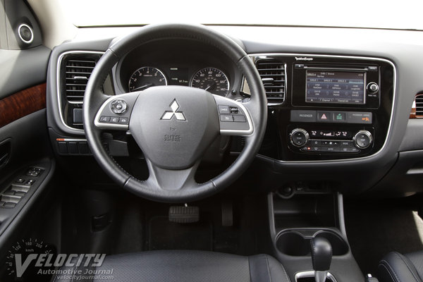 2015 Mitsubishi Outlander Instrumentation