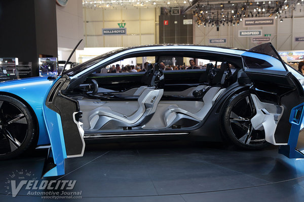 2017 Peugeot Instinct Interior