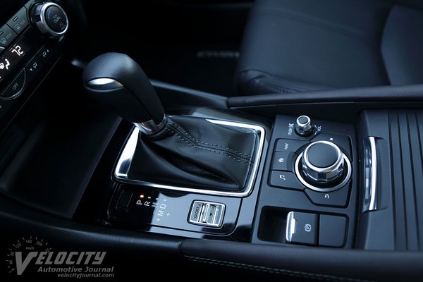 2018 Mazda Mazda3 Grand Touring 5d Instrumentation