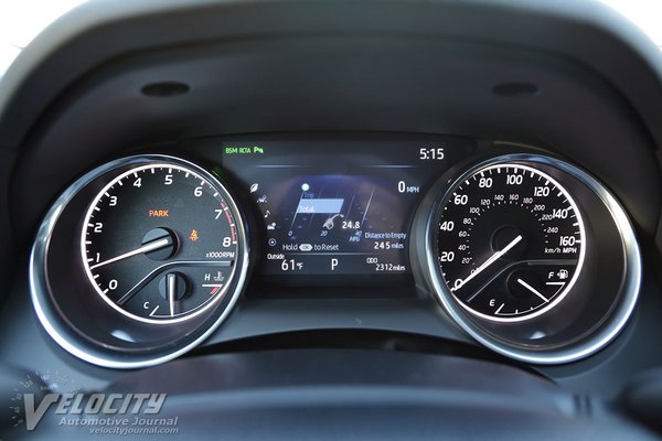 2019 Toyota Camry XLE Instrumentation