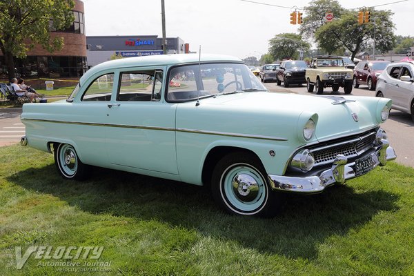 1955 Ford Mainline 2d sedan