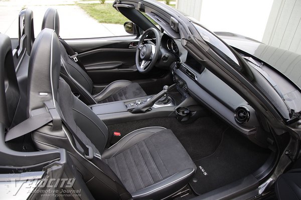 2022 Mazda MX-5 Interior