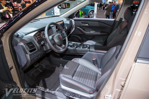 2025 Nissan Rogue Interior