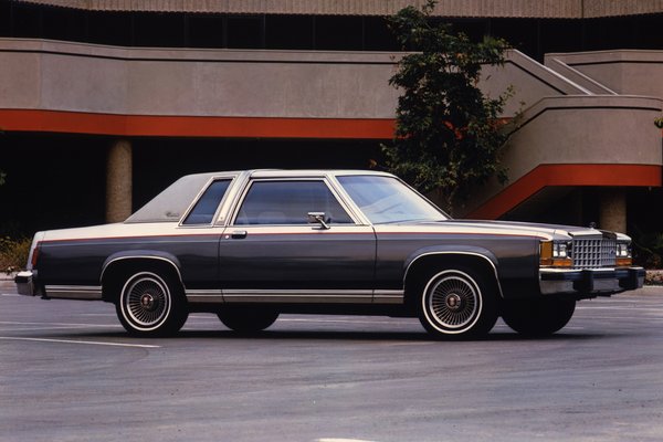 1986 Ford LTD Crown Victoria 2d