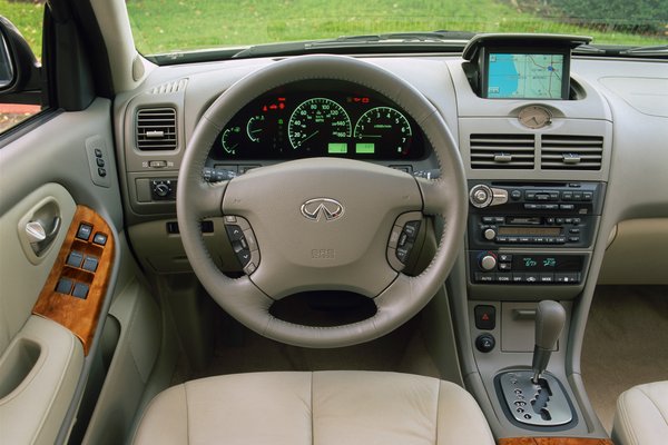 2003 Infiniti I35 Instrumentation