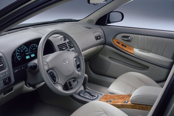 2003 Infiniti I35 Interior