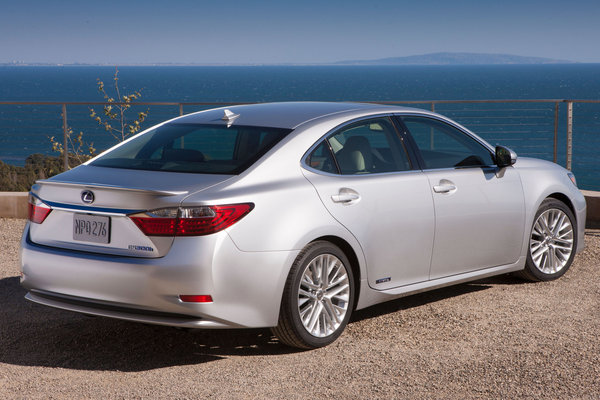 2013 Lexus ES 300h