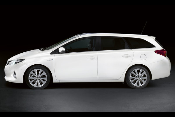 2013 Toyota Auris Hybrid Touring Sports