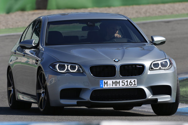 2014 BMW 5-Series M5 sedan