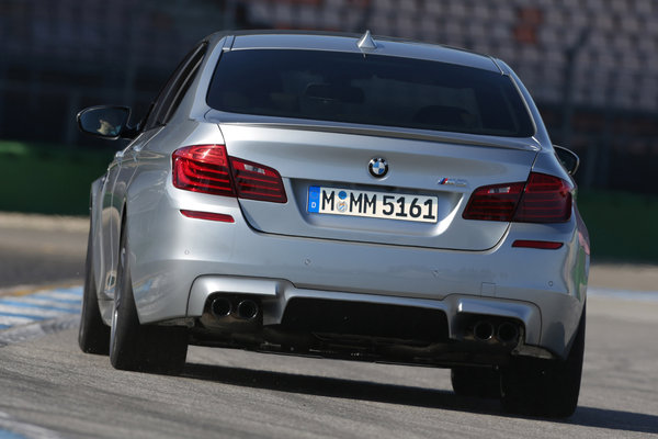 2014 BMW 5-Series M5 sedan