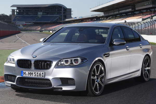 2014 BMW 5-Series M5 sedan