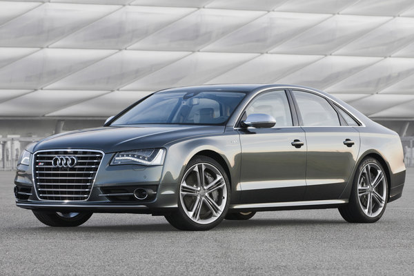 2013 Audi S8