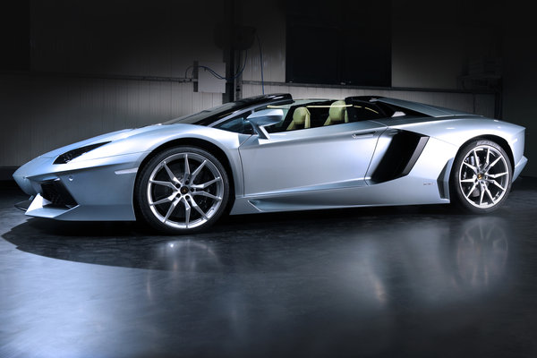 2013 Lamborghini Aventador Roadster