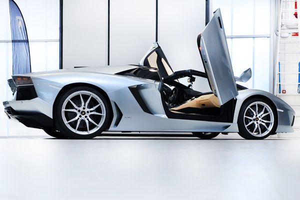 2013 Lamborghini Aventador Roadster