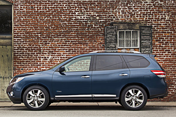 2014 Nissan Pathfinder Hybrid