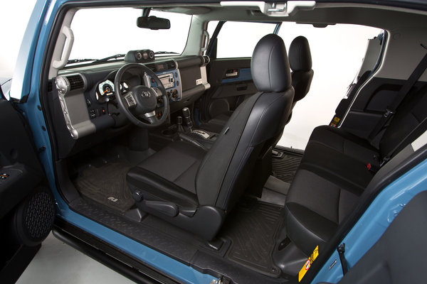 2014 Toyota FJ Cruiser Interior