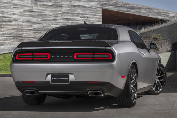 2015 Dodge Challenger 392 Hemi Scat Pack Shaker