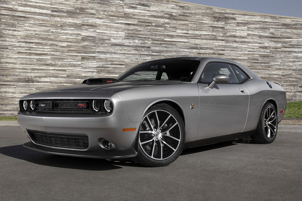 2015 Dodge Challenger 392 Hemi Scat Pack Shaker