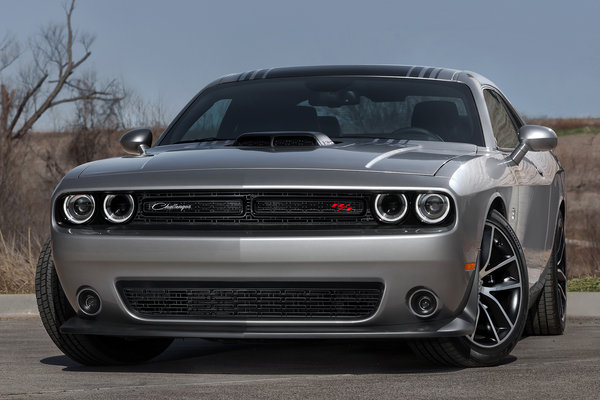 2015 Dodge Challenger 392 Hemi Scat Pack Shaker