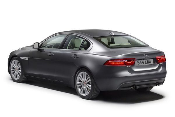 2016 Jaguar XE sedan