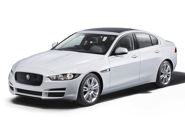 2016 Jaguar XE sedan