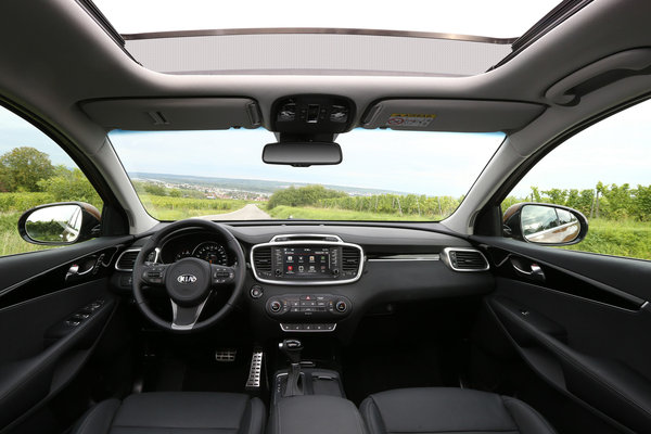 2016 Kia Sorento Interior