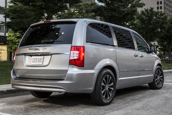 2015 Chrysler Town & Country