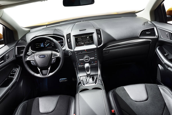 2015 Ford Edge Interior