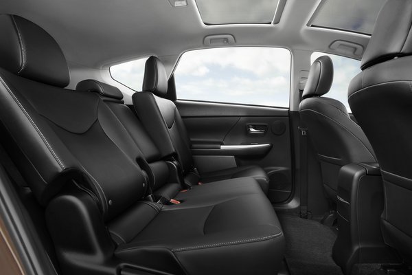 2015 Toyota Prius v Interior