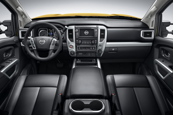 2016 Nissan Titan Crew Cab Interior