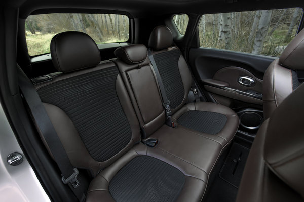 2015 Kia Trailster Interior