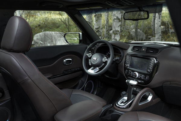 2015 Kia Trailster Interior