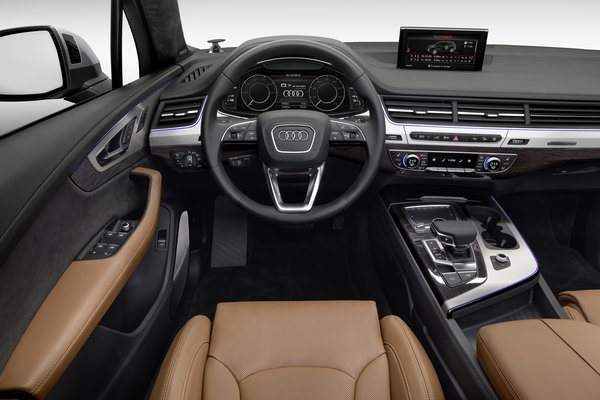 2016 Audi Q7 e-tron Interior