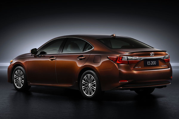 2016 Lexus ES