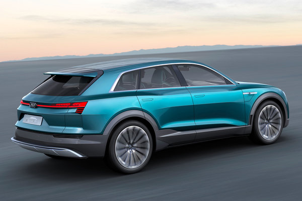 2015 Audi e-tron quattro