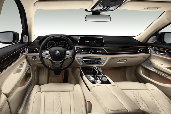 2016 BMW 7-Series Interior