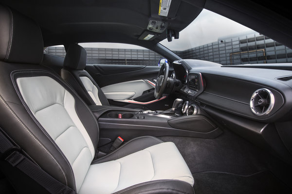 2016 Chevrolet Camaro Interior