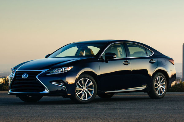 2016 Lexus ES 300h