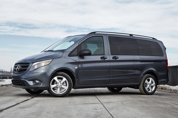 2016 Mercedes-Benz Metris passenger van